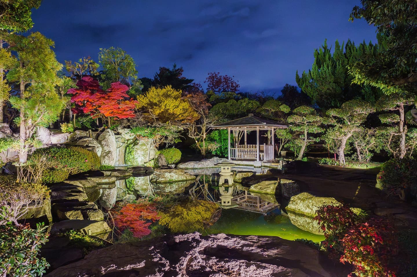 組紐KOBE　夜景　日本庭園